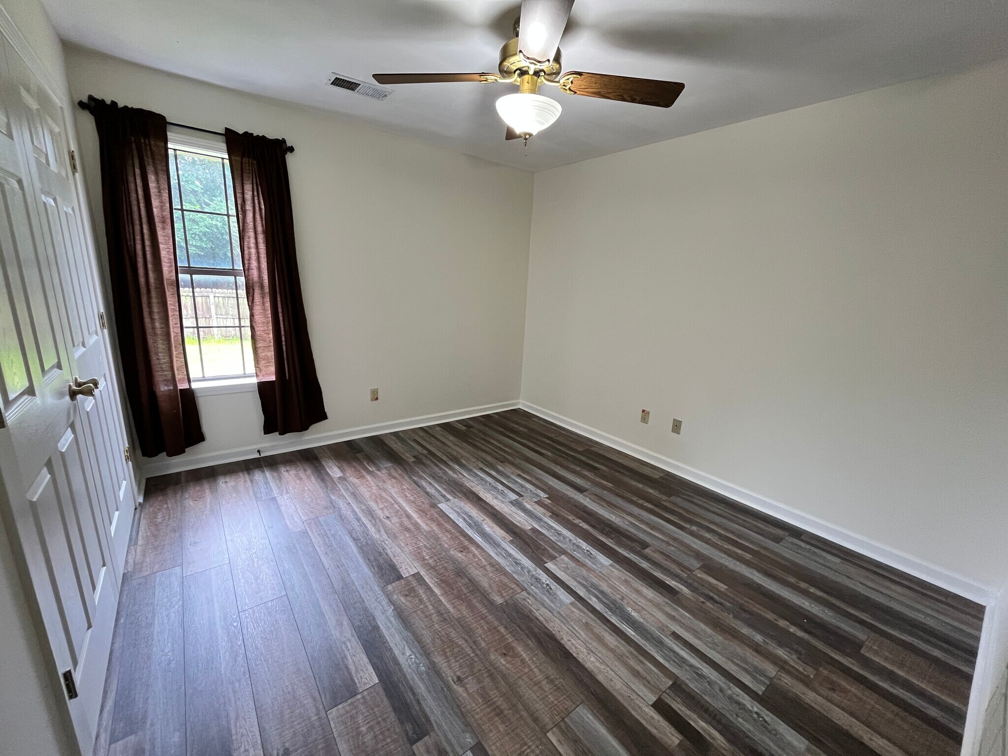 Building Photo - 10093 Fox Chase Dr