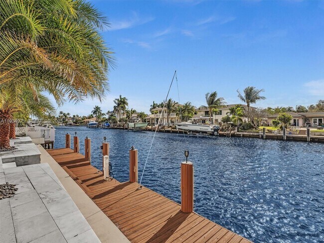 Building Photo - 2310 NE 48th Ct