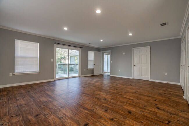 Building Photo - UPDATED 4-bedroom 3 bath Home in Fayetteville!!