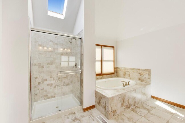 Building Photo - 2951 Old Glory Dr