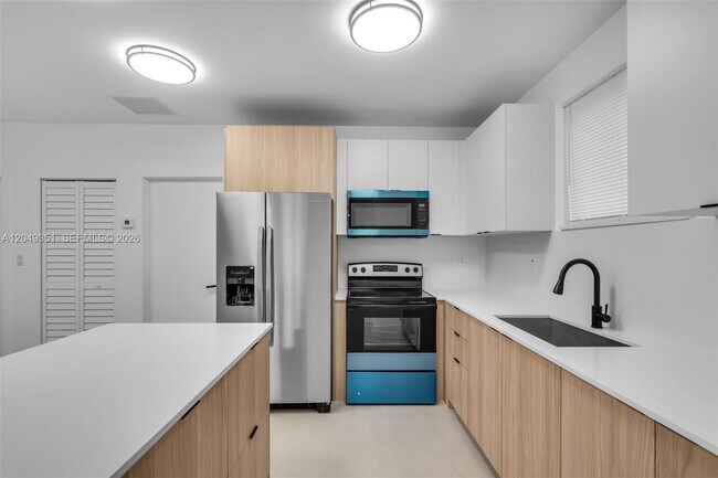 Building Photo - 6500 NW 21st Ave
