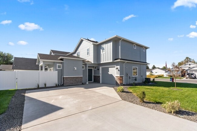 Building Photo - GORGEOUS Duplex in Payette w/3 Bedrooms & 2.5 Baths