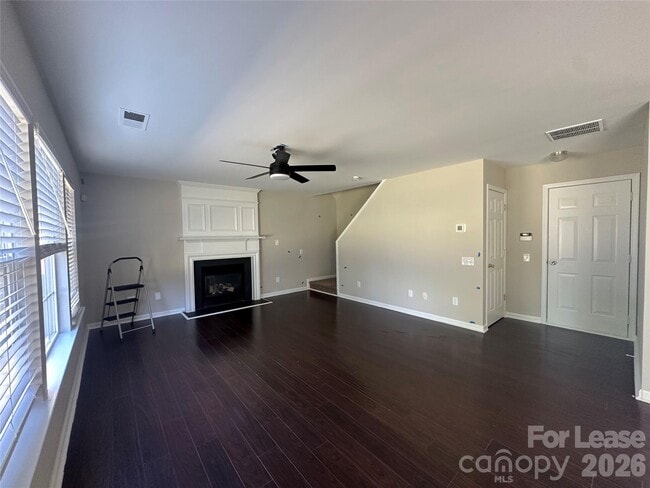 Building Photo - 6816 Southbrook Dr