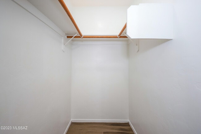 Building Photo - 968 E Vuelta Suave