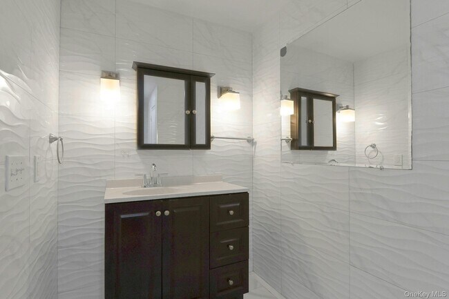 Building Photo - 22 Firth St