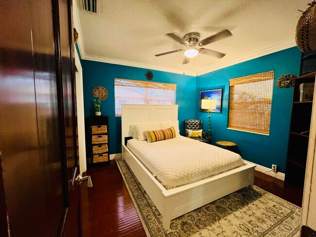 Building Photo - 3118 Pierson Dr