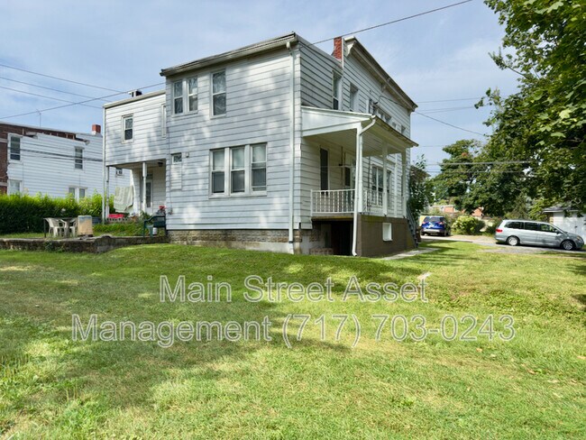 Building Photo - 122 Houston Ave