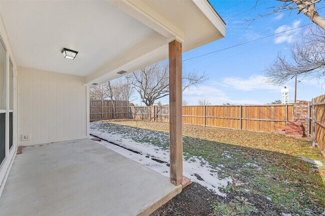 Building Photo - 2608 Glenhaven Dr