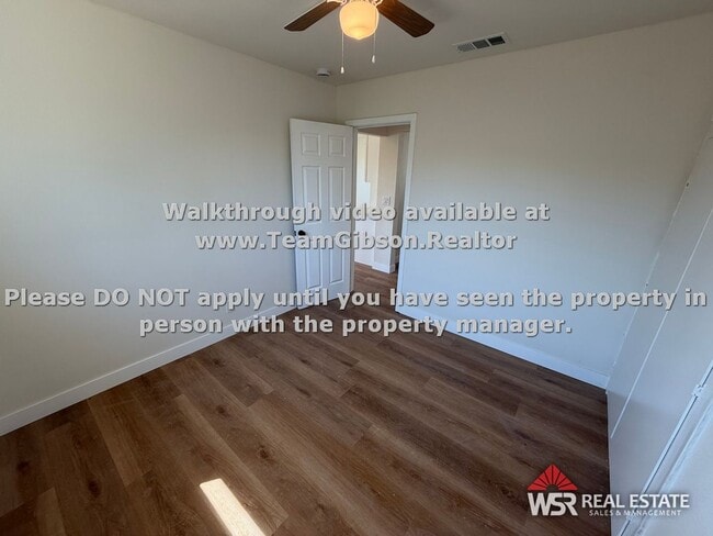 Building Photo - 3 Bedroom - 1 1/2 Bathroom Home on a Large Lot