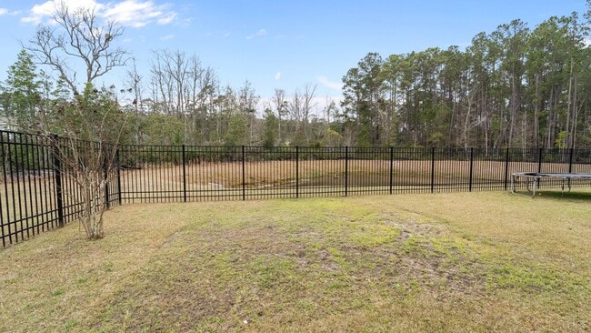 Building Photo - Spacious 6-Bedroom Waterfront Home in Richmond Hill, GA