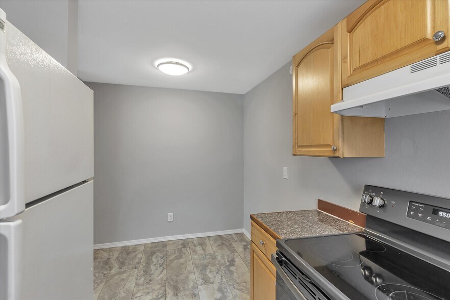 Building Photo - 361 Earlington Ave SW