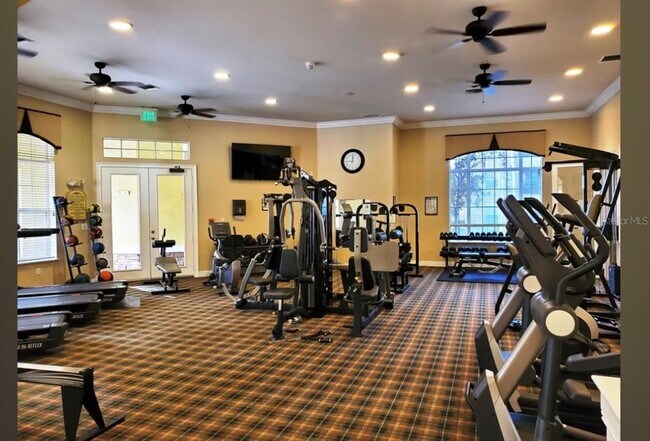 Building Photo - 10213 Courtney Palms Blvd