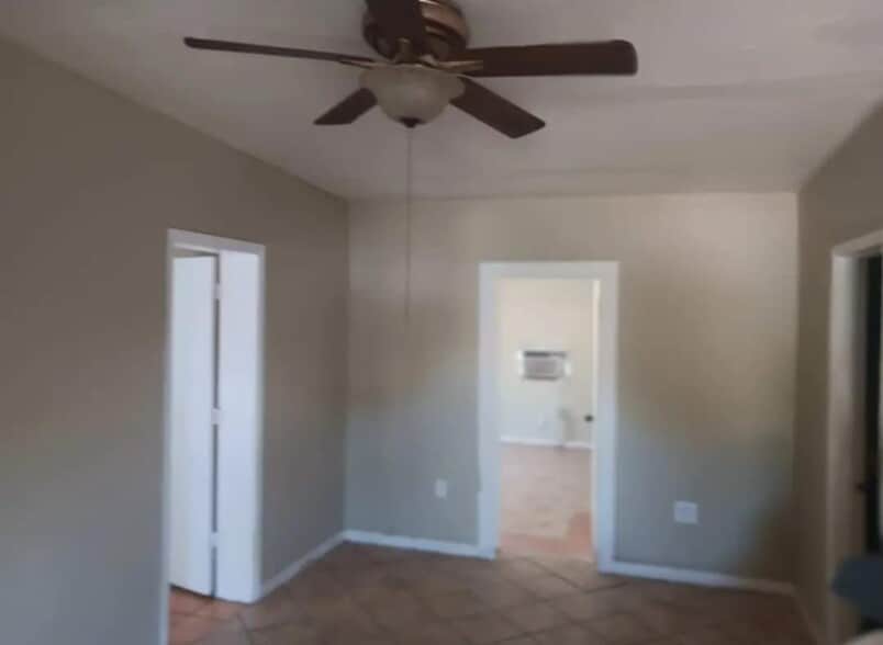 Building Photo - 2136 Collins Ct