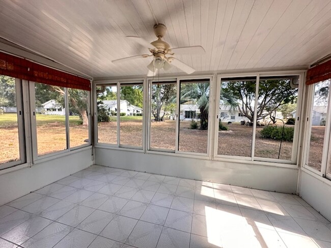 Building Photo - Spruce Creek South