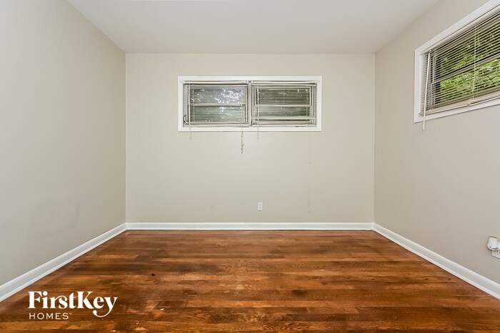 Building Photo - 4707 City View Dr