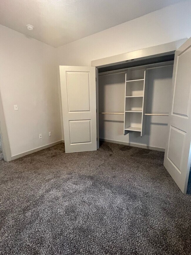 Building Photo - WELCOME TO SUNBEAM TOWNHOMES