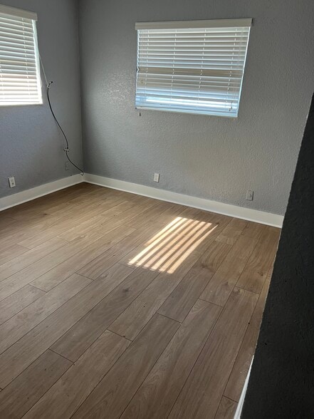 Building Photo - 5825 NW 22nd Ct