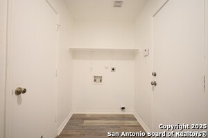 Building Photo - 9519 Braun Square