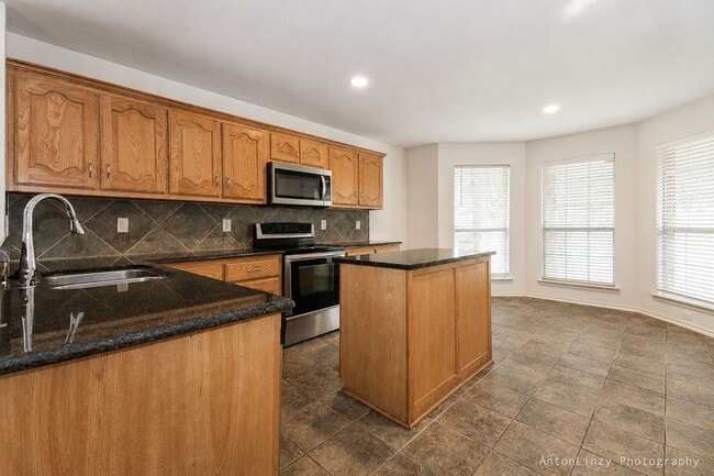 Building Photo - 701 Orchid Blvd