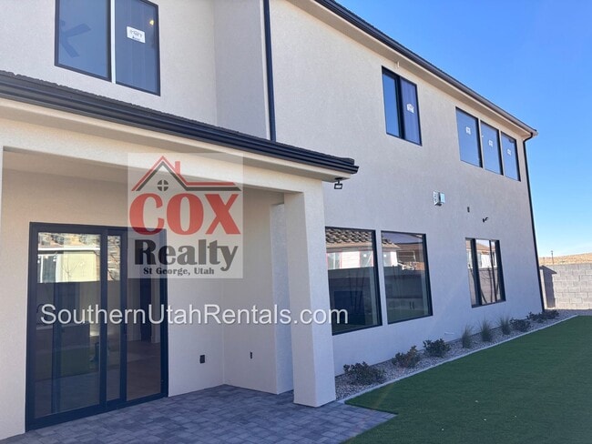 Building Photo - BRAND NEW 6 bed  | 4 bath | 3 car garage c...