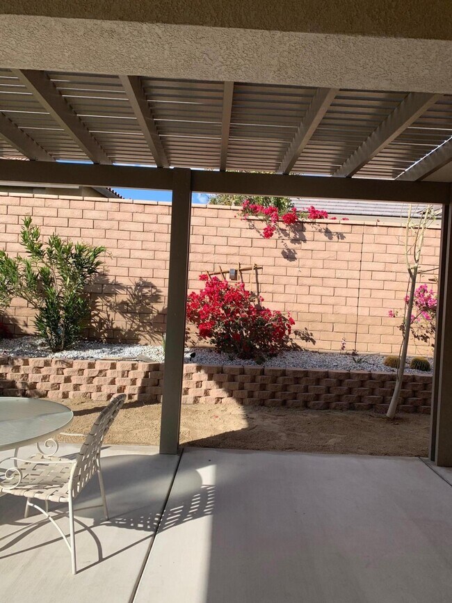 Building Photo - 85468 Treviso Dr