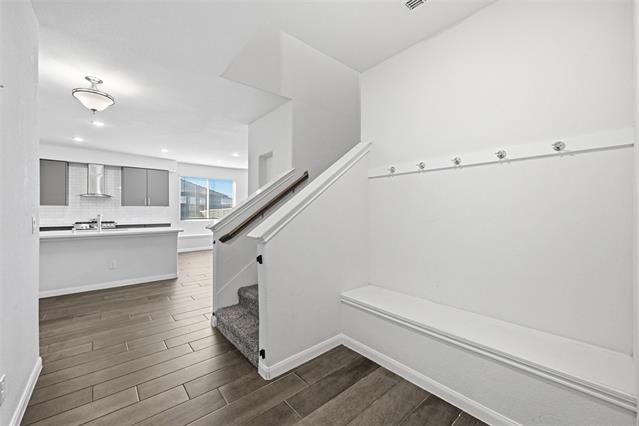 Building Photo - 804 Saratoga Rd