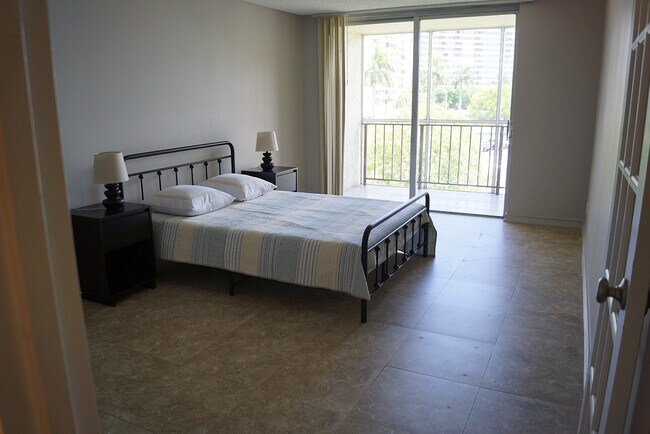 Building Photo - 801 Three Islands Blvd