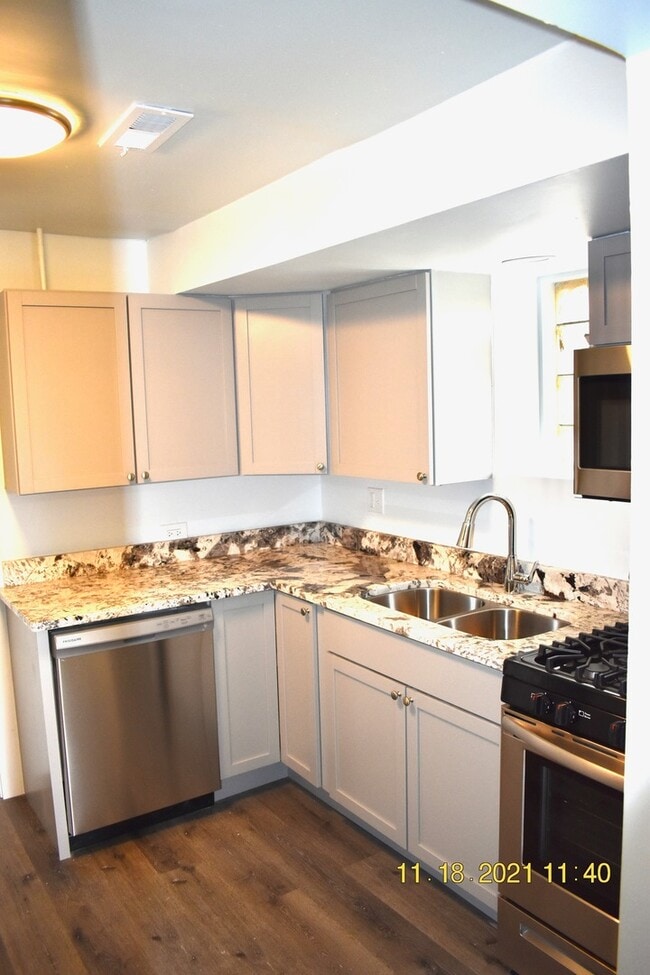 Building Photo - 11419 S Throop St