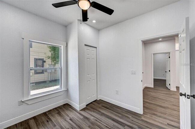 Building Photo - 1622 Ballard Park Dr