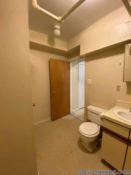 Building Photo - 19 Peterborough St