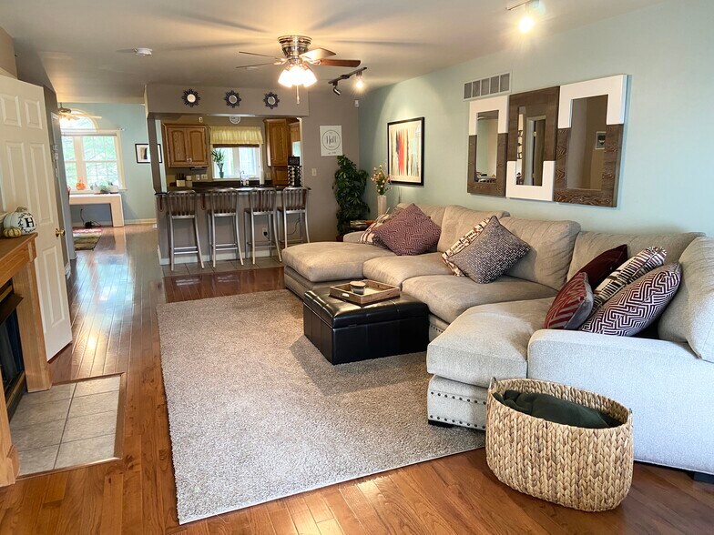 Living Room - 532 Gamma Dr