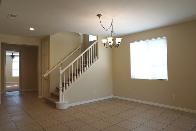 Building Photo - 35579 Domani Dr