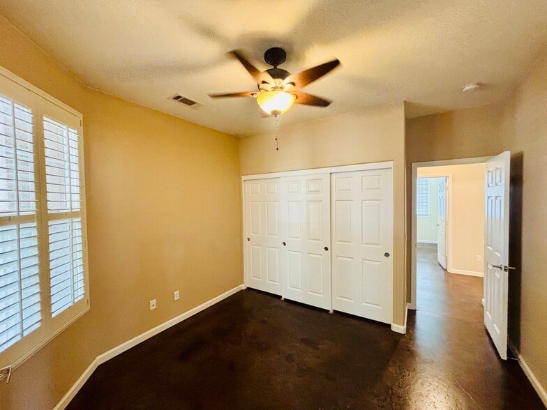 Building Photo - 4640 Trojan Ct