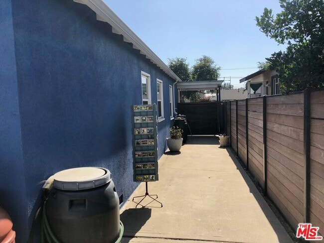 Building Photo - 1727 Franklin St