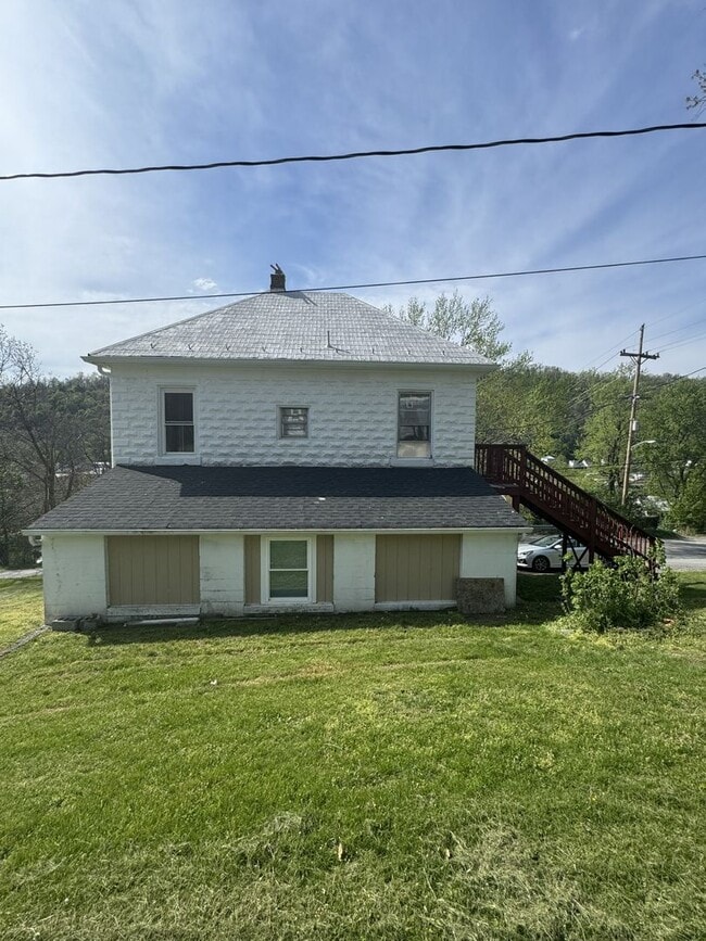 Building Photo - 6 Laurel Hill Ln