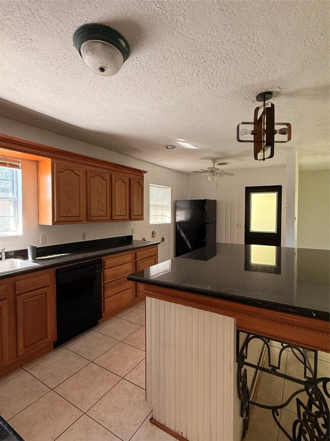 Building Photo - 5720 Parwill St