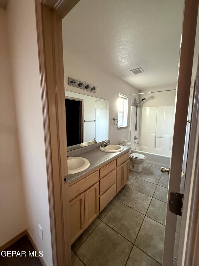 Building Photo - 5316 Lucio Moreno Dr