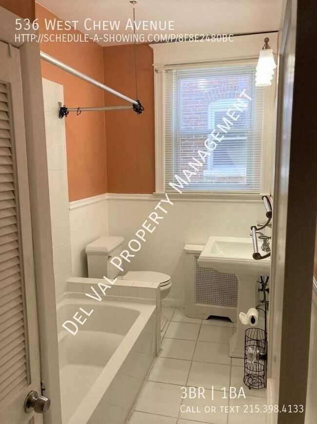 Building Photo - Spacious 3 Bedroom Home – Backyard + Porch Included!