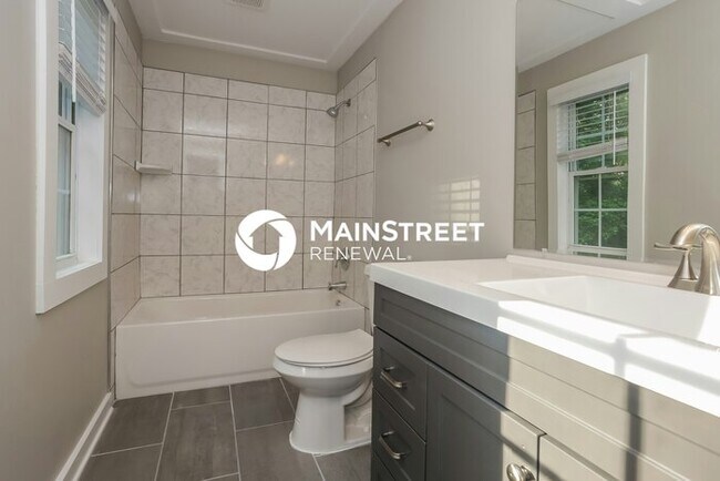 Building Photo - 147 Acorn Dr