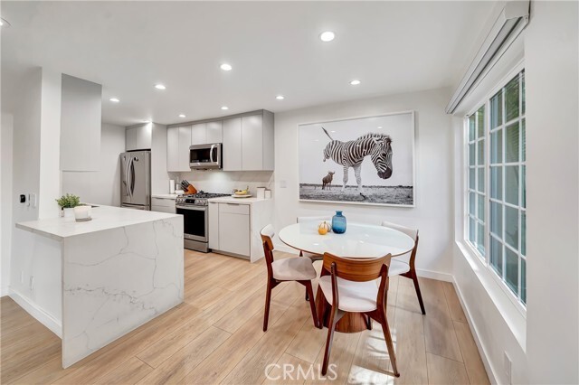 Building Photo - 14727 Magnolia Blvd