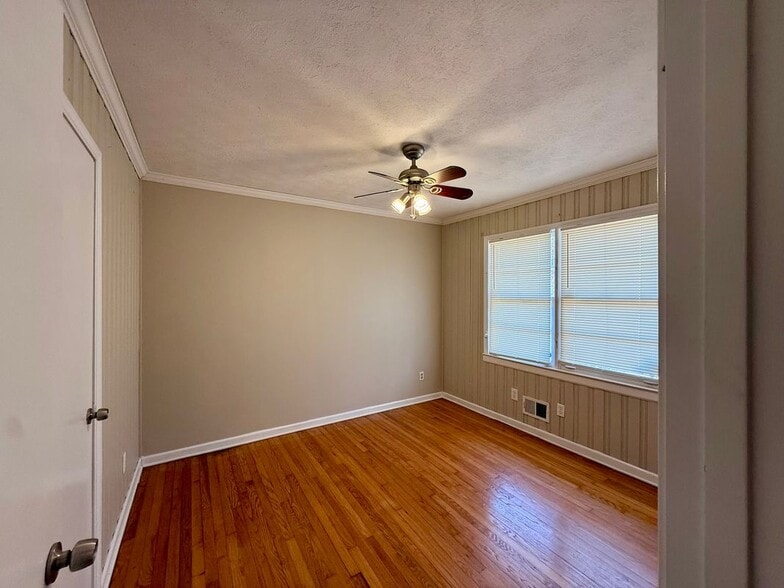 Building Photo - 2913 Horse Shoe Dr