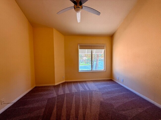 Building Photo - Gorgeous Spanish Trails 3BR House for lease!