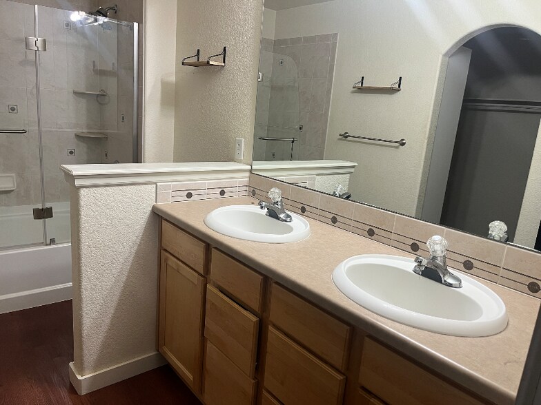 Building Photo - 6806 W 3rd St