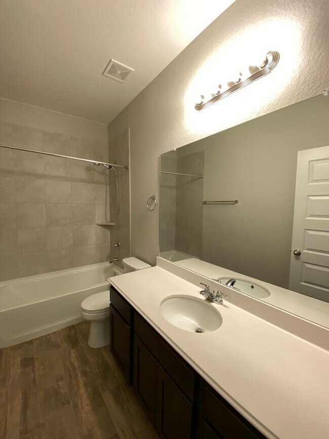 Building Photo - Live Minutes from Historic Gruene and Downtown New Braunfels! 4/3/2 Home in Gruenefield Subdivisi...