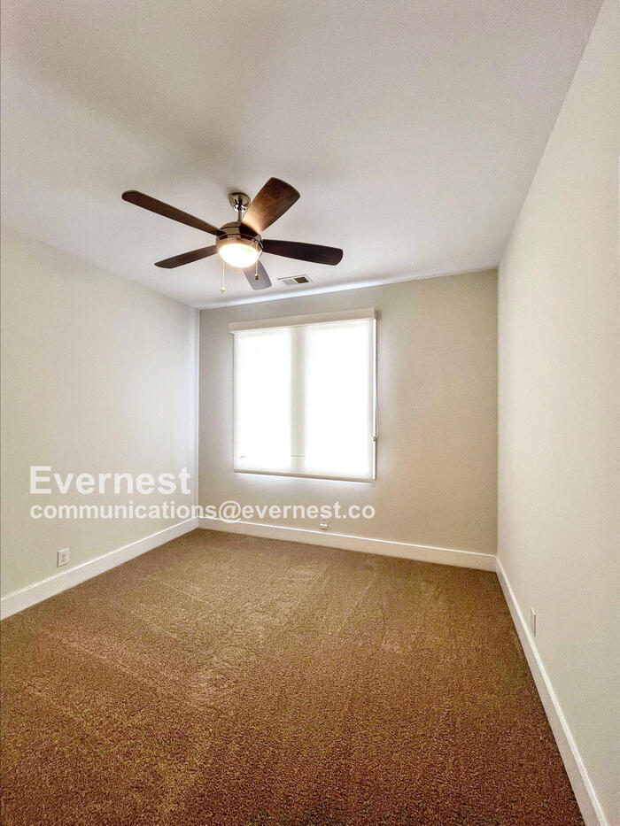 Building Photo - 1804 Cahal Ave