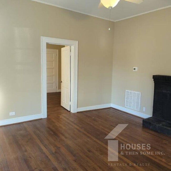 Building Photo - 18 21st St