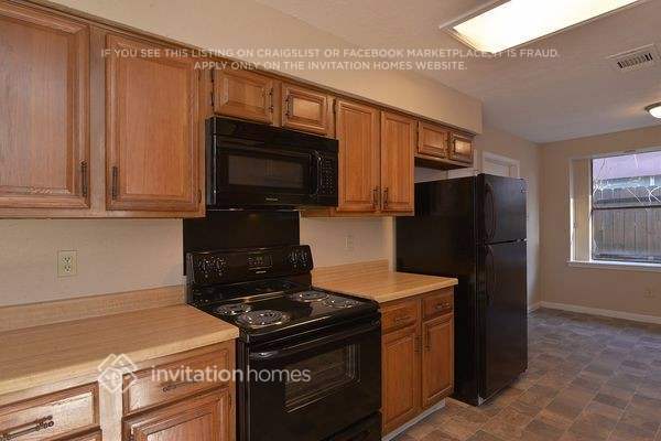 Building Photo - 17318 Shrub Oak Dr
