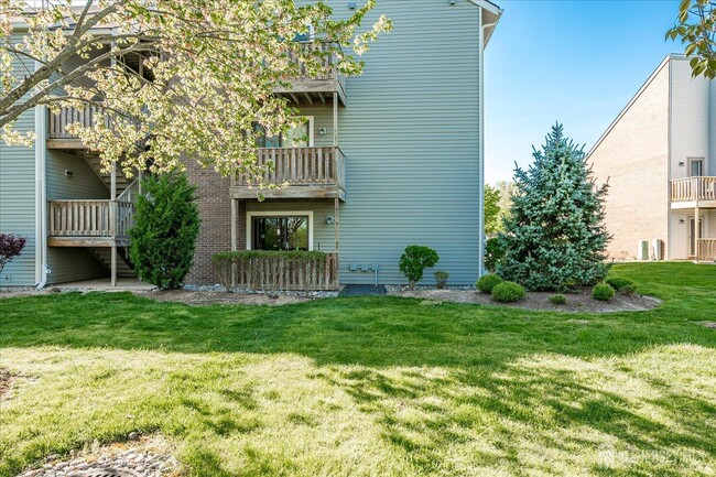 Building Photo - 405 Ravens Crest Dr