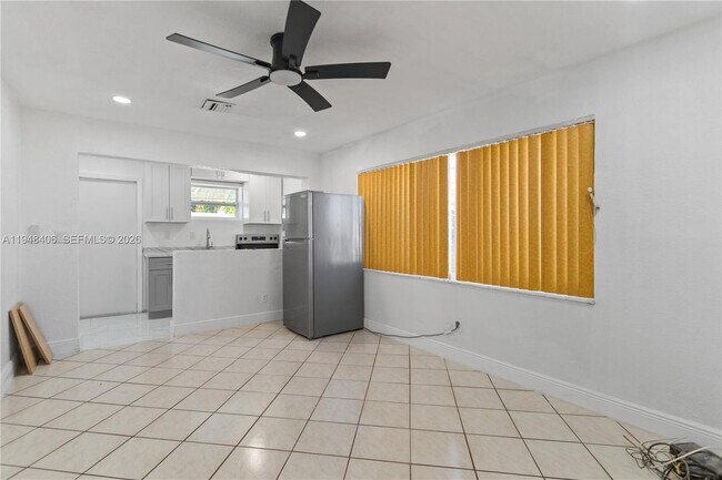 Building Photo - 3521 NW 18th Pl