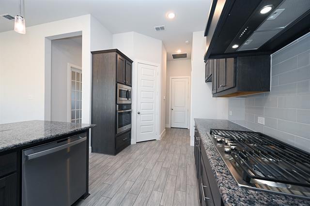 Building Photo - 2613 Chevy Chase Dr